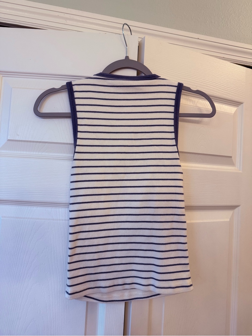 Abercrombie and fitch white and blue striped tank - Picture 4 of 4